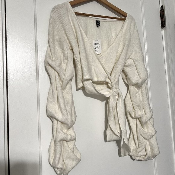 WINDSOR Off White Waist Wrap Crop Sweater Top with Gathered Sleeves - Picture 3 of 5